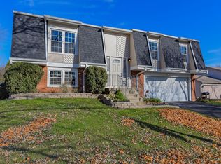185 Farm Gate Ln, Bolingbrook, IL 60440