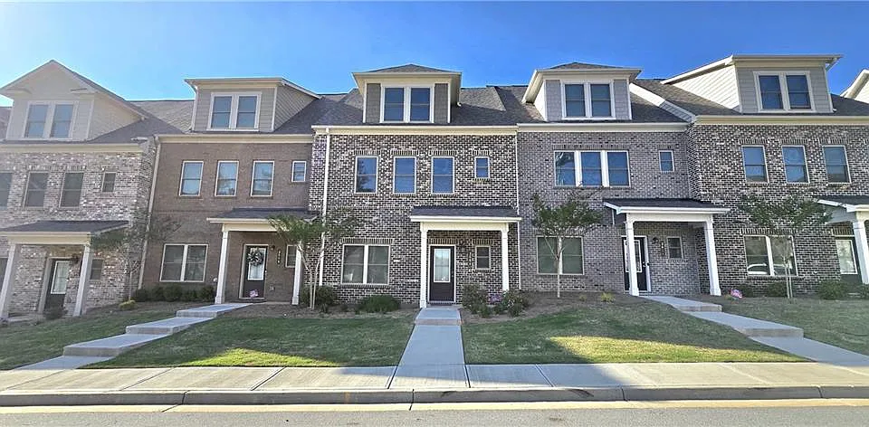 3608 Hidden Valley Cir