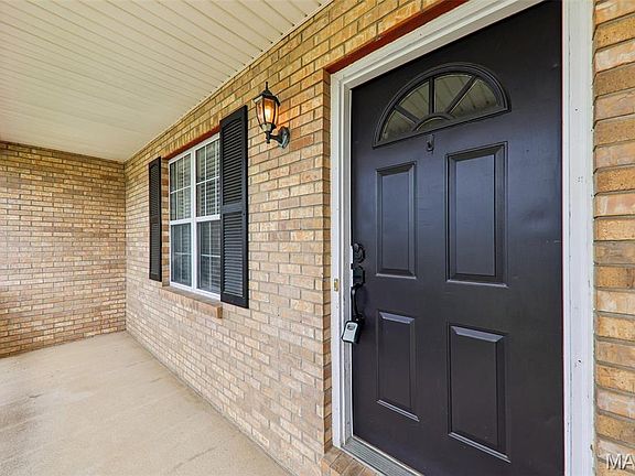 4th image of 409 Hartman Ln