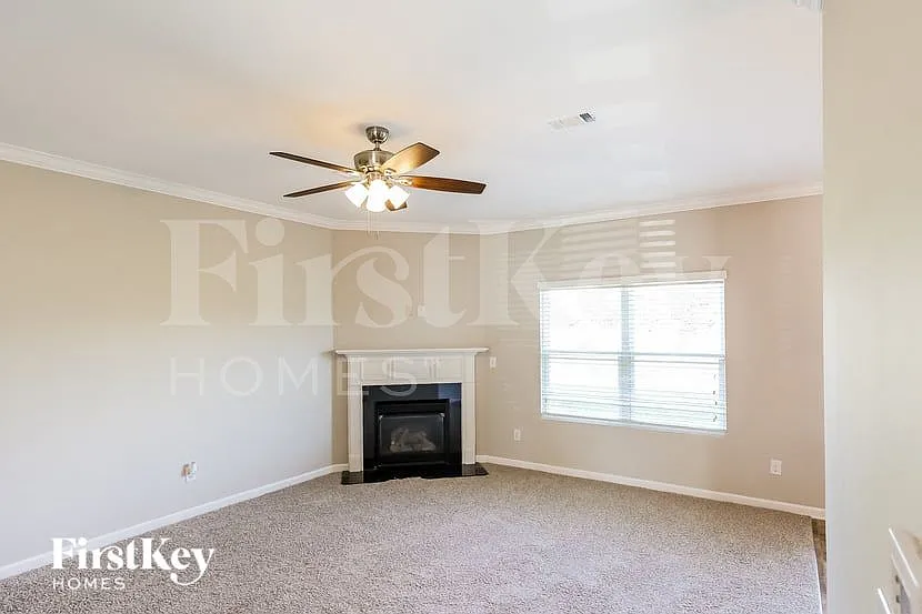4 bed, 3.5 bath, 2613 sqft, $2,815 — Photo 3
