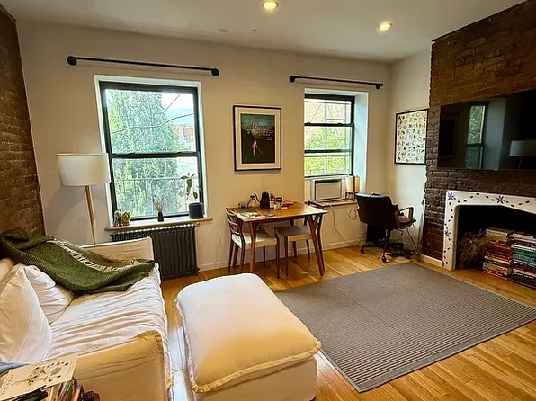 31 Carmine Street image 1 of 4