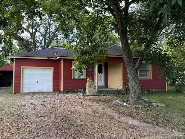 426 E Fm 1093 Rd, Wallis, TX 77485