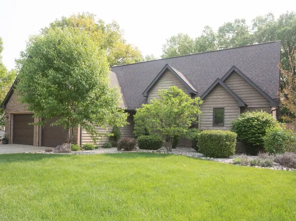 1111 Olivia Ct, Chesterton, IN 46304