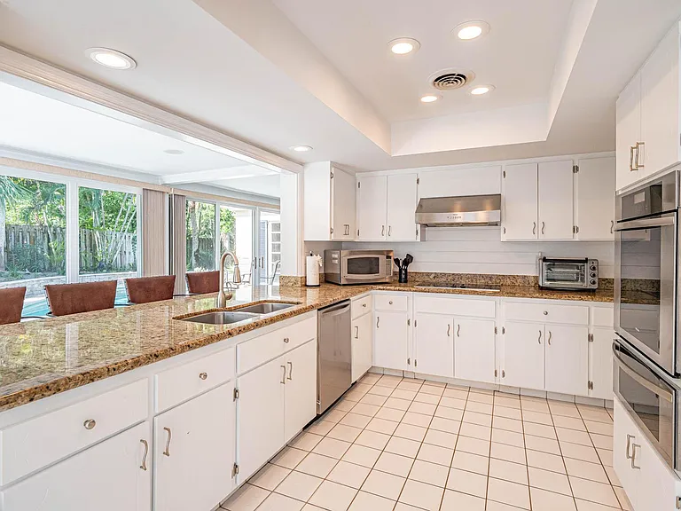 1425 Treasure Cove Ln — Photo 19