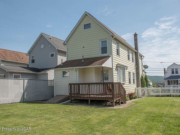 3rd image of 222 Poplar St