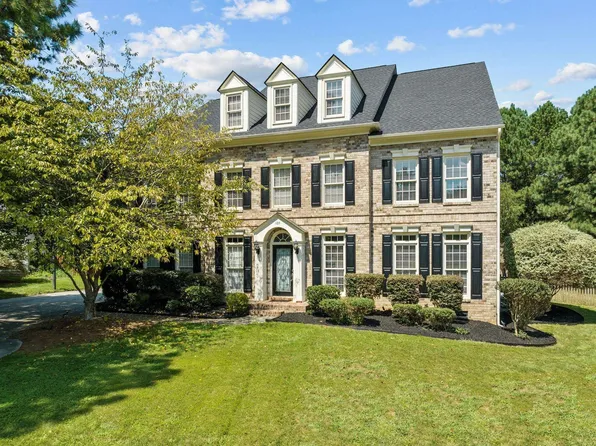 105 Denham Walk Ct, Cary, NC 27518