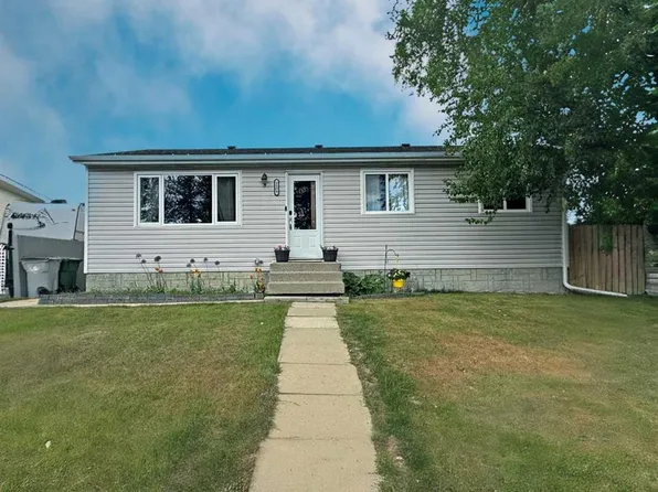 1109 W 56th St, Edson, AB T7E 1H8
