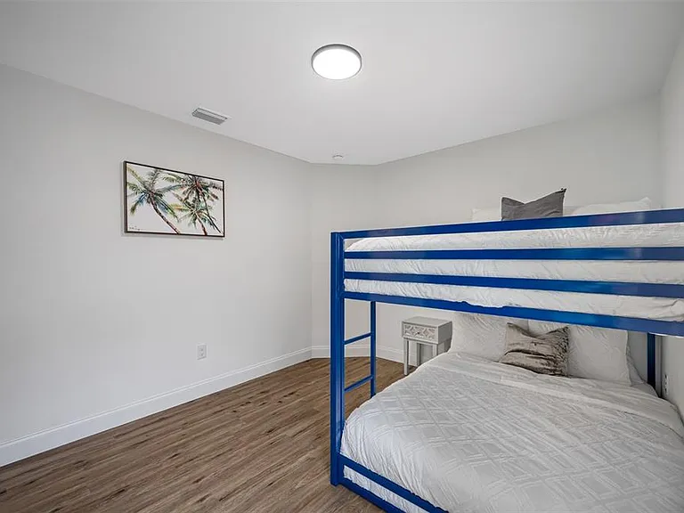 3717 E Clifton St — Photo 36