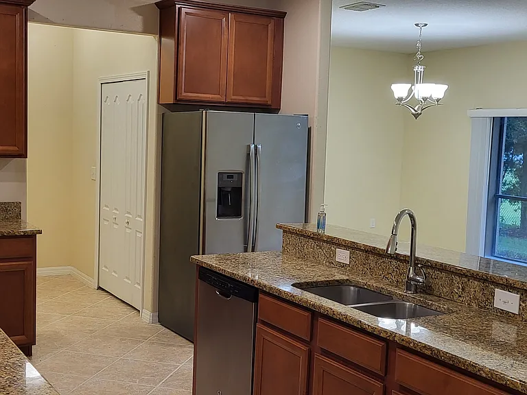 3642 Rodrick Cir — Photo 2