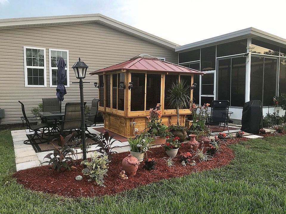 Backyard on. Golf Course 