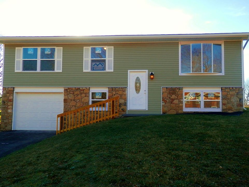 1st image of 600 N Chandler Dr