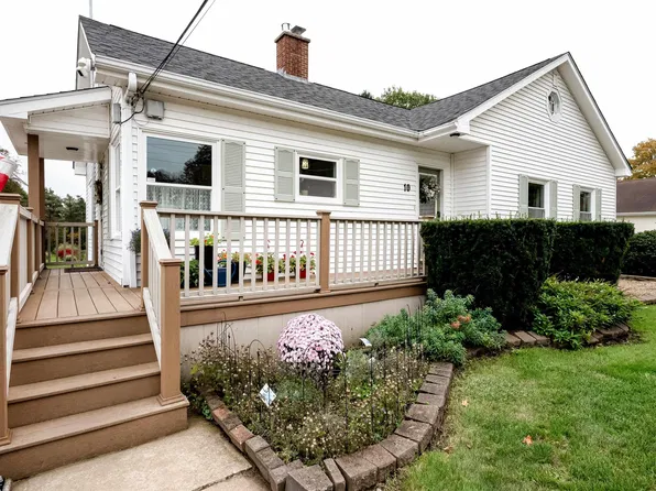 10 Connaught Ave, Middleton, NS B0S 1P0