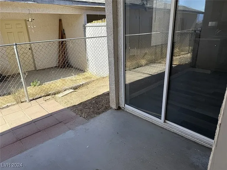 1940 Haiwee St #C — Photo 15