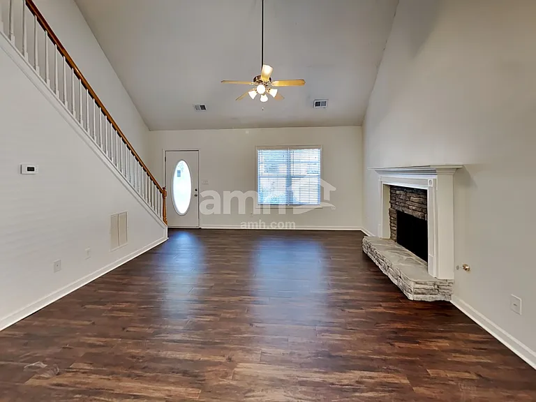 208 Mackenzie Ct — Photo 7