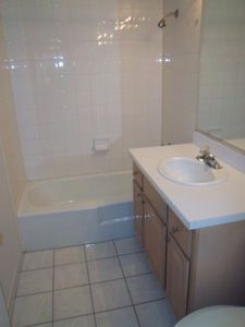 702 E Algonquin Rd UNIT 107, Arlington Heights, IL, 60005