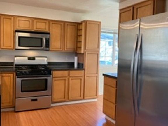 2nd image of 4275 NE Beaumead St