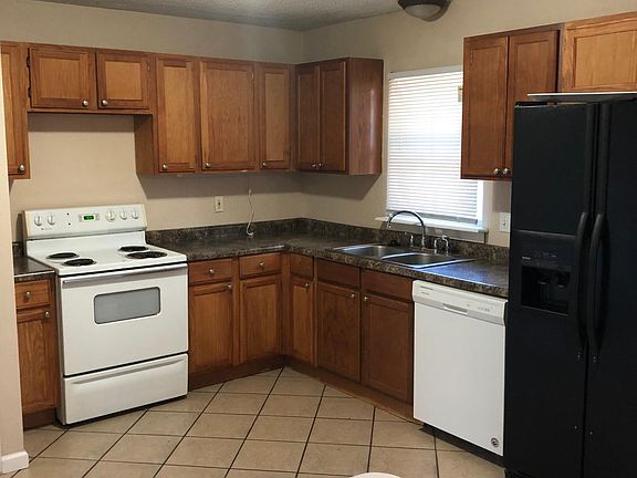 4th image of 6808 E 86th St
