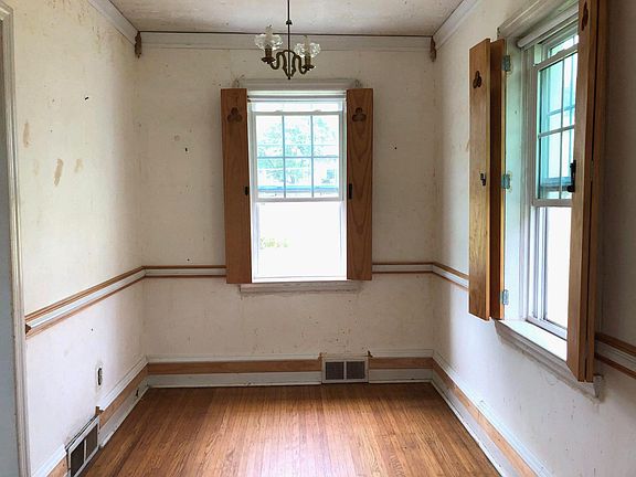 2nd image of 8612 Lykens Ln