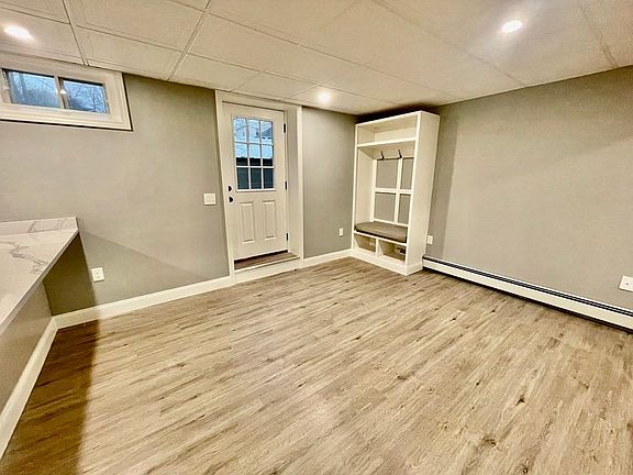 5th image of 1 Sandra Ln
