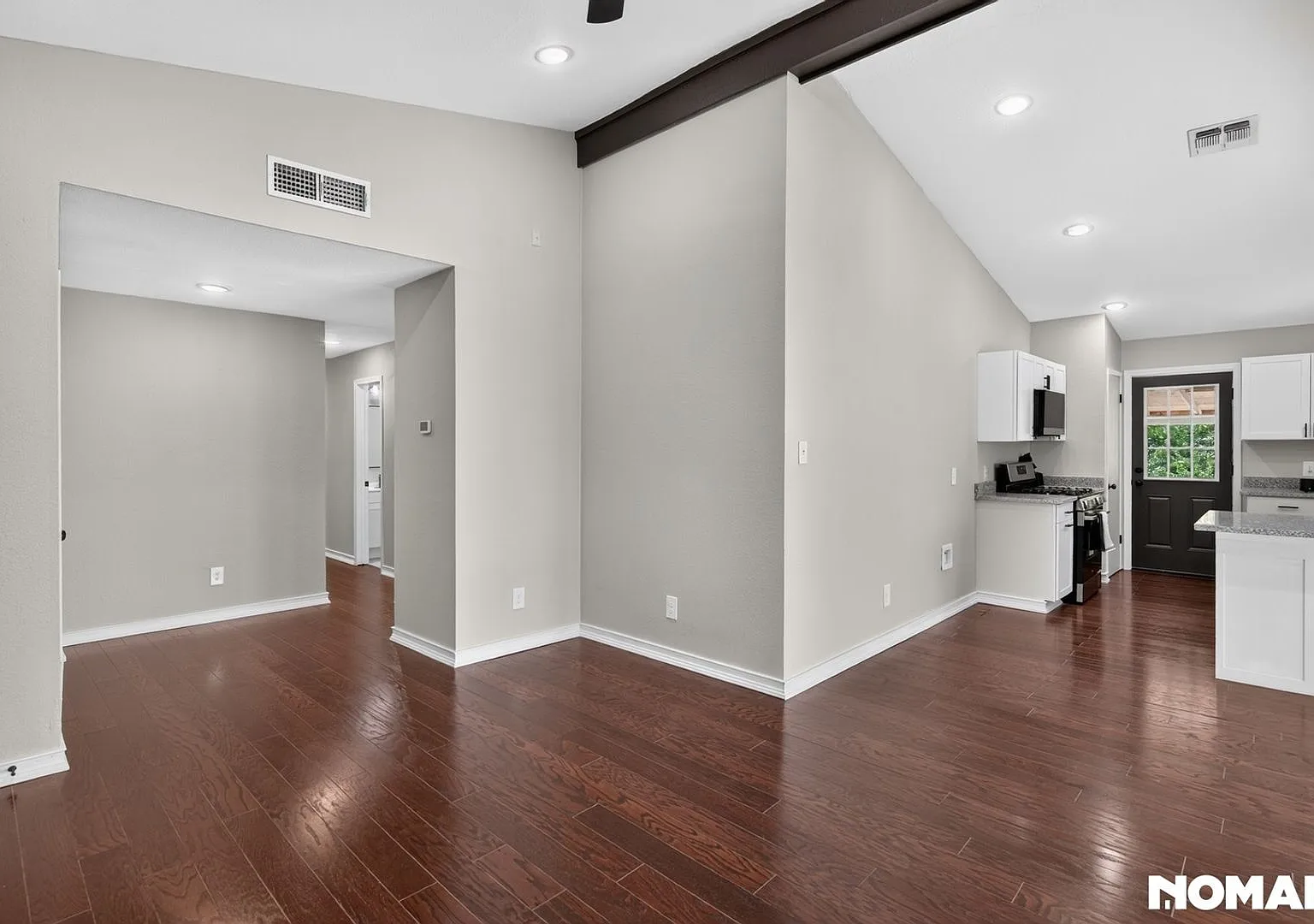Charming 4BR House in San Antonio — Photo 3