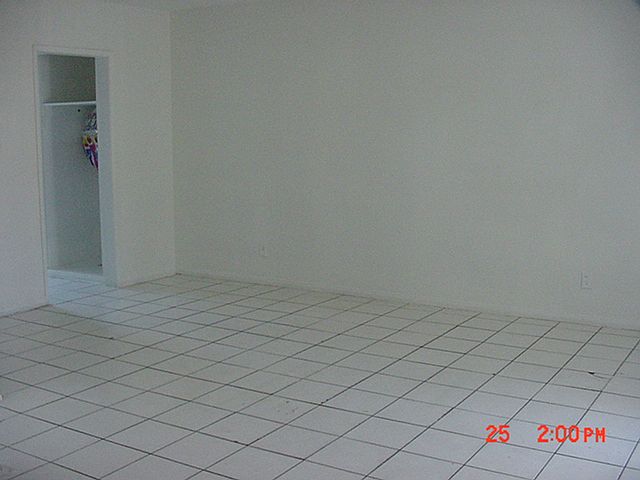 Combined kitchen/BR area