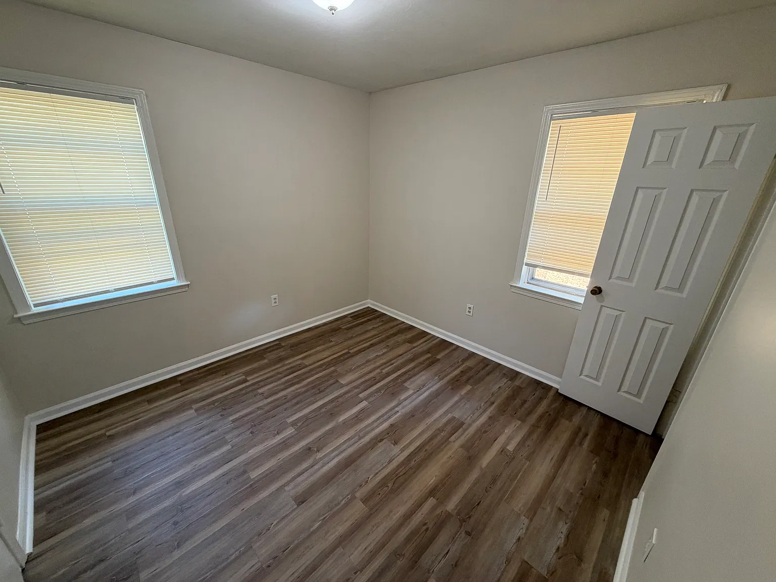 3 bed, 1.5 bath, 1125 sqft, $1,085 — Photo 4