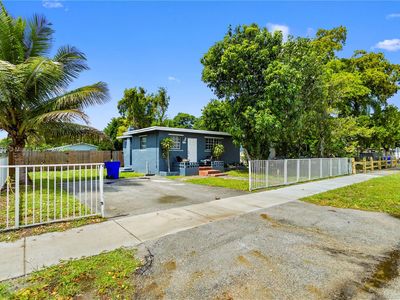 5734 McKinley St, Hollywood, FL, 33021