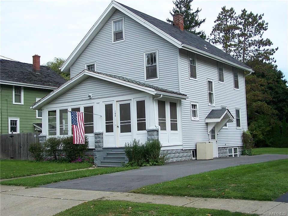 1st image of 196 King St