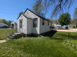 22085 586th Ave, Austin, MN 55912