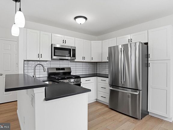 3rd image of 518 Crystal Ln #28A
