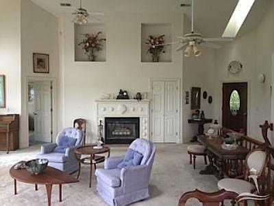 4th image of 604 Mimosa Pl