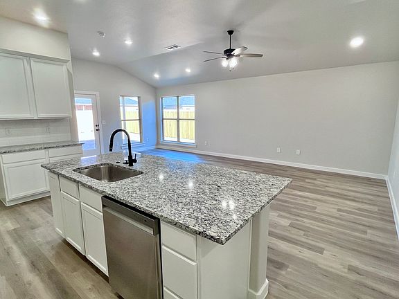 5th image of 6504 Dawsonville Ln