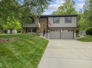 618 Shady Creek Dr, Greenwood, IN 46142