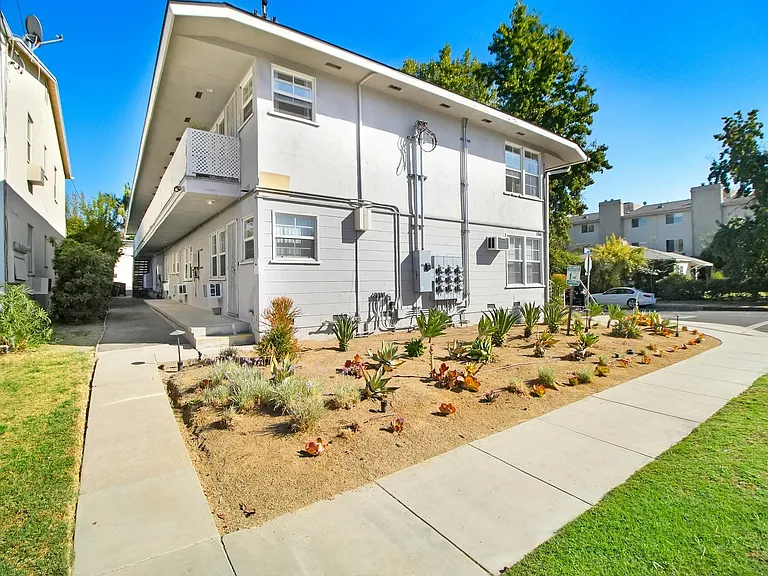 5300 Vantage Ave — Photo 17