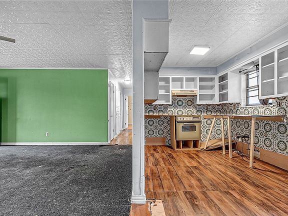 5th image of 9 N Carlton Cir