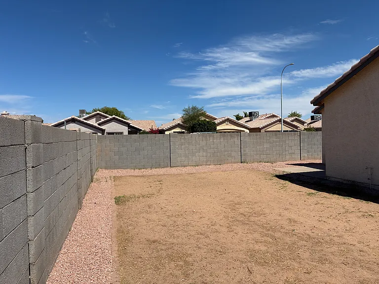 10422 W Windsor Blvd — Photo 46