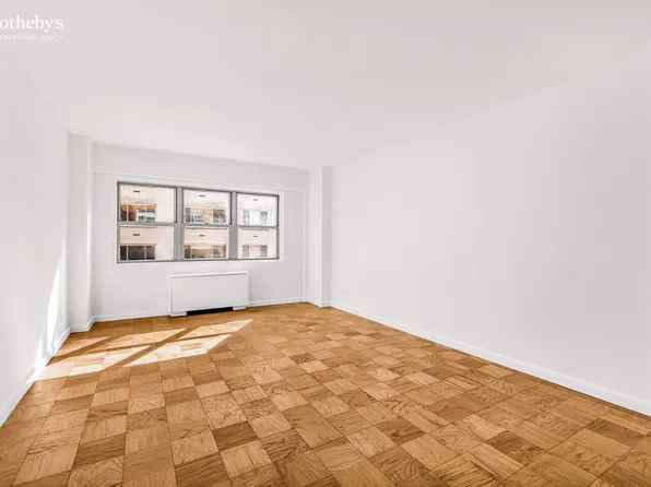 27 East 65th Street image 2 of 12