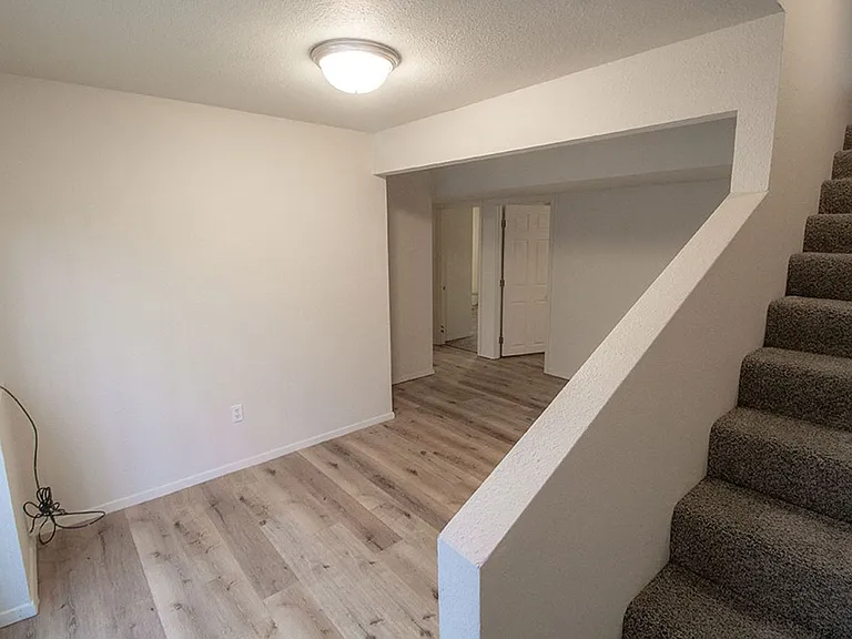 1007 W Ash St — Photo 20