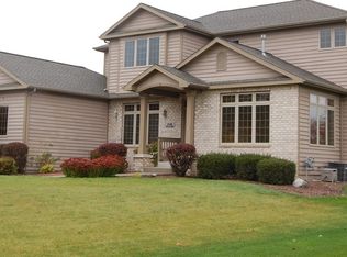 N108W15188 Honeysuckle Ln, Germantown, WI 53022
