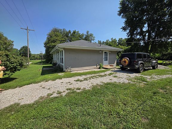 3rd image of 103 Silvey St