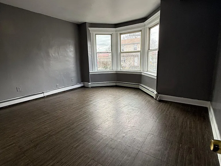 70 Eaton Pl #2 — Photo 2