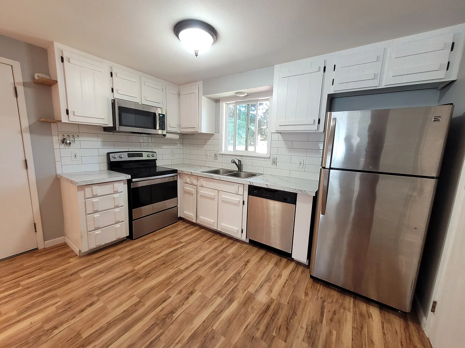 2 bed, 794 sqft, $1,700 — Photo 4