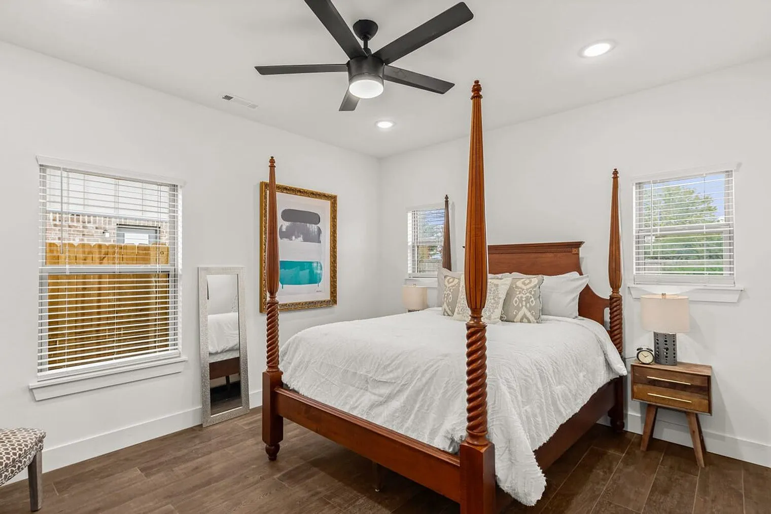 1 bed, 1.0 bath, 990 sqft, $1,740 — Photo 3