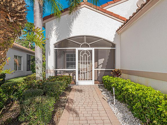 3rd image of 304 NW Alana Avenue