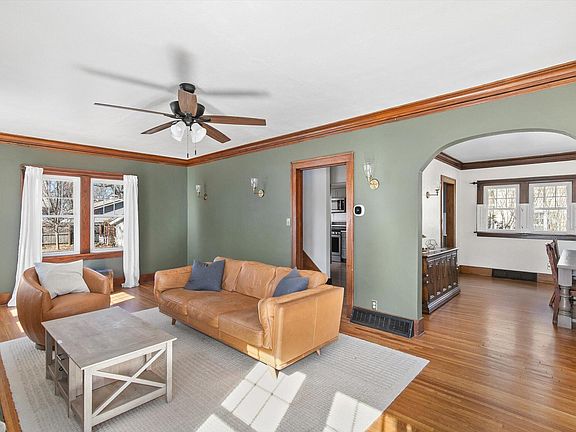 5th image of 901 N B St