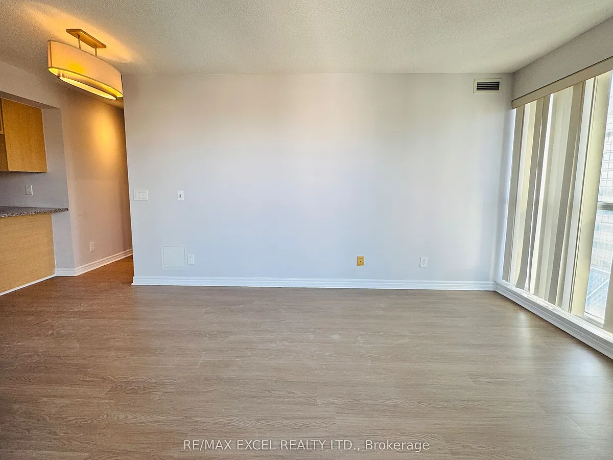 Building Photo - 70 Town Centre Ct #1102