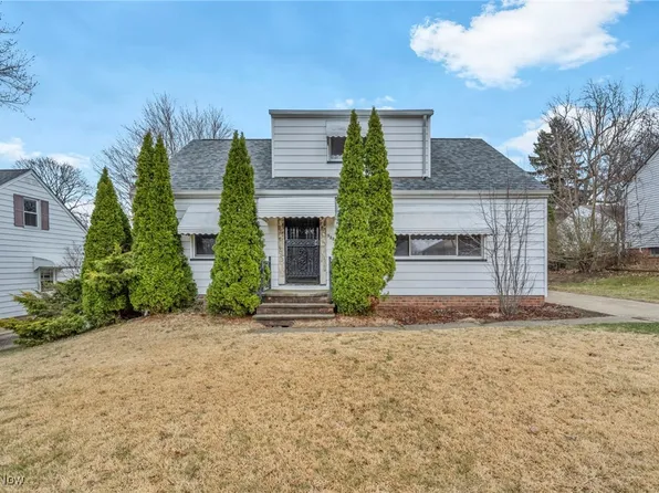 5223 Strawberry Ln, Willoughby, OH 44094