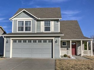 273 W Fountain Cir, Gardner, KS 66030
