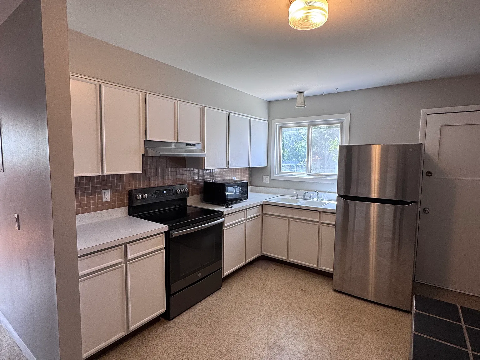 2 bed, 900 sqft, $1,450 — Photo 4