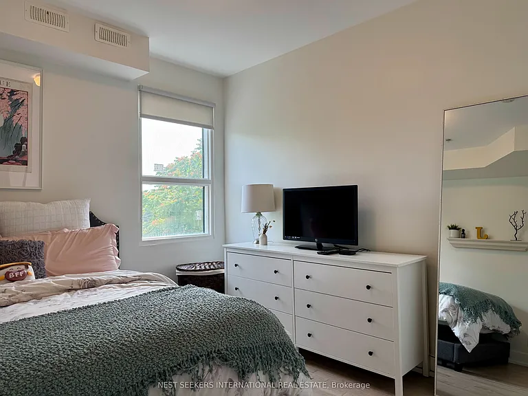 1555 Bloor St W #4 — Photo 8